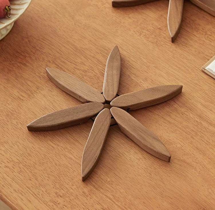 🧑🎄Heißer Weihnachtsverkauf🎄Isolierte Untersetzer Massivholz-Weihnachtsbaum-Untersetzer